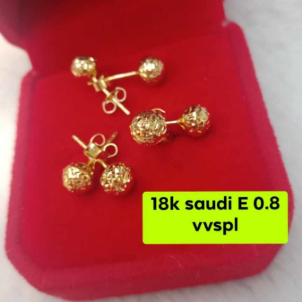 图片 18K Saudi Gold Earrings 0.8 grams